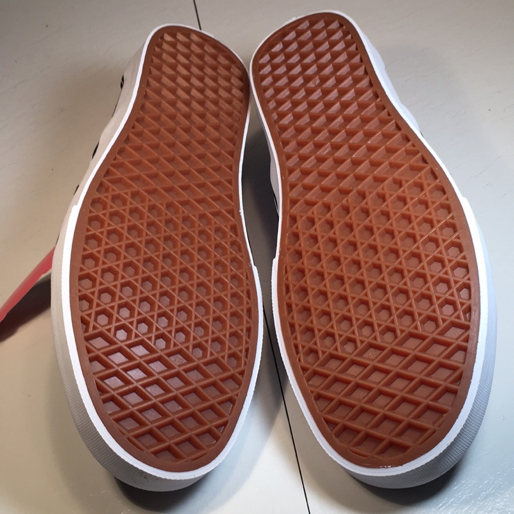 NWT Vans Classic Slip-On Electric Flame Black and True White Men’s 11.5 - Picture 7 of 9